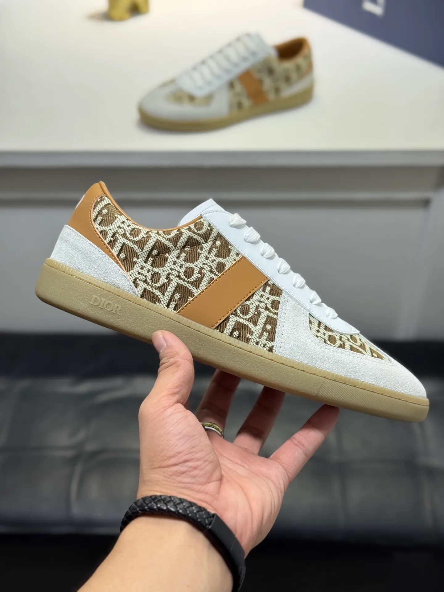 Men's Men's Shoes💰380【New Style】🎠🎠Dior🔍Top Purchasing Agency🇮🇹Di's hot style super popular sneakers are synchronized with the new product counters. The uppers are original Italian imported cowhide, the logo graphics are perfectly reproduced with complex craftsmanship necessary for fashionistas, and the imported soft sheepskin lining is Sole: The original sole is specially provided by the original factory. The exclusive movable molded sole is super comfortable. The original factory follows the order. 🔍🔍Multiple colors are available. You can enter and exit the counter at will. Welcome to compare. A must-have for trendy men. Code number: 38-44 (45 customized